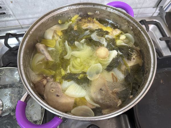 Boiled Chicken Heads & Feet 9-2026