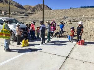 Distributing Gospel Tracts With Food Ministry