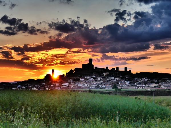 Sunset-in-Artajona